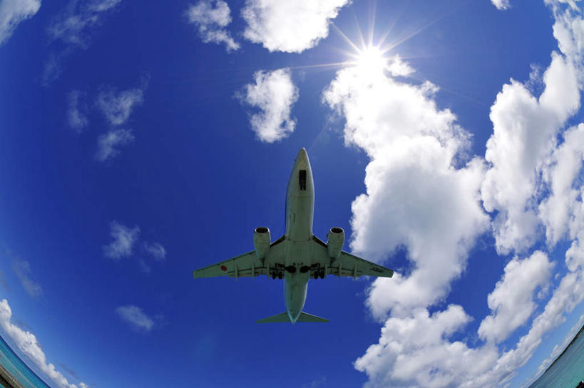 无人,横图,室外,白天,广角镜头,鱼眼镜头,仰视,旅游,度假,海浪,海洋,美景,太阳,飞机,日本,亚洲,阴影,光线,影子,景观,浪花,云,云朵,交通,云彩,娱乐,航空,冲绳,蓝色,白云,蓝天,天空,阳光,自然,海水,交通工具,天,享受,休闲,景色,放松,运输,冲绳县,客机,自然风光,载具,海景,东亚,琉球群岛,日本国,九州地方,宫古岛,宫古列岛,大海,风浪,海,海水的波动,近岸浪,涌浪,彩图,低角度拍摄