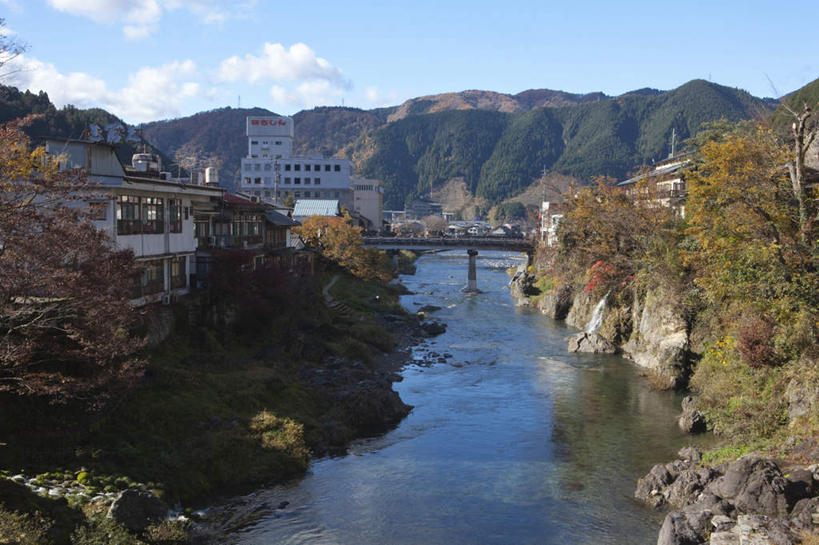 无人,家,横图,室外,白天,正面,旅游,度假,河流,美景,水,城市风光,城市,建筑,日本,亚洲,阴影,波纹,光线,木板,影子,房屋,屋子,河水,景观,水流,云,云朵,公寓,建筑群,桥,木桥,涟漪,云彩,娱乐,堤坝,建设,洋房,楼房,住宅,栈桥,蓝色,白云,蓝天,水纹,天空,阳光,波浪,天,享受,休闲,景色,放松,流动,晴朗,人行桥,木板桥,流淌,东亚,本州,本州岛,日本国,中部地方,水晕,岐阜,岐阜县,晴空,彩图,房子