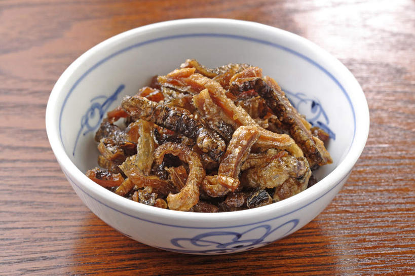 海鲜,鳗鱼,无人,横图,俯视,室内,特写,白天,烹饪,餐桌,鳗鲡,许多,阴影,反射,鱼,影子,陶瓷,油炸,油炸食品,料理,食品,陶瓷制品,水产,菜肴,美食,鱼类,海洋生物,食物,一个,容器,碗,日式,佳肴,单个,餐台,储藏,储存,水生动物,海产品,水生物,河鳗,海底动物,白鳗,青鳝,风馒,白鳝,彩图,高角度拍摄,贮存