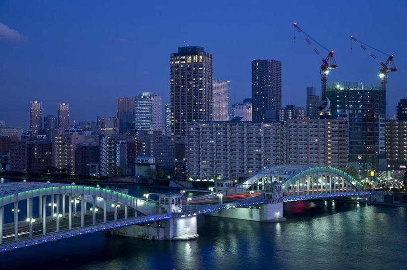 无人,高楼大厦,横图,俯视,彩色,室外,夜晚,度假,海浪,海洋,美景,城市风光,城市,大桥,大厦,建筑,立交桥,摩天大楼,霓虹灯,桥梁,夜景,东京,日本,亚洲,景观,浪花,高架,建筑群,斜拉桥,桥,灯光,七彩,中央区,娱乐,光源,建设,霓虹,灯,蓝色,蓝天,天空,海水,天,享受,休闲,景色,放松,照明设备,海景,东亚,本州,关东地方,本州岛,日本国,东京都,氖灯,大海,风浪,海,海水的波动,近岸浪,涌浪,彩图,高角度拍摄,大楼,高层建筑,高楼,摩天楼