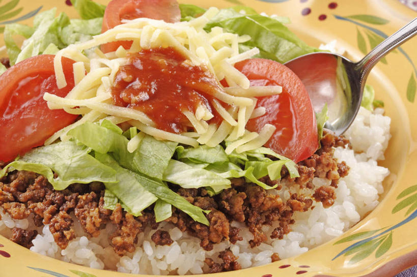 帆船,无人,横图,俯视,室内,特写,白天,烹饪,西餐,餐桌,桌面,桌子,船,西红柿,餐具,金属制品,一把,金属,碟子,盘,勺子,生菜,莴苣,肉,料理,食品,肉糜,猪肉,菜肴,美食,肉类,食物,一个,盘子,调羹,碟,汤匙,交通工具,西式,摄影,佳肴,影棚,单个,餐台,载具,肉食,豚肉,春菜,鹅仔菜,莴仔菜,千金菜,叶用莴苣,墨西哥饭,塔可饭,番茄,彩图,高角度拍摄,影棚拍摄,拍摄