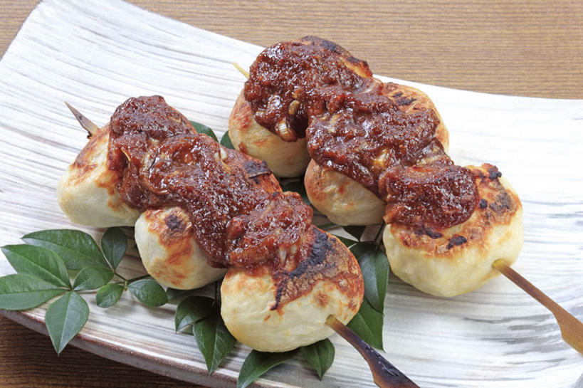 点心,无人,横图,俯视,室内,特写,白天,下午茶,餐桌,桌面,桌子,餐具,叶子,碟子,盘,和果子,食品,甜点,甜品,绿叶,两串,食物,糕点,一个,盘子,碟,甜食,嫩叶,摄影,影棚,单个,餐台,叶,叶片,彩图,高角度拍摄,影棚拍摄,拍摄