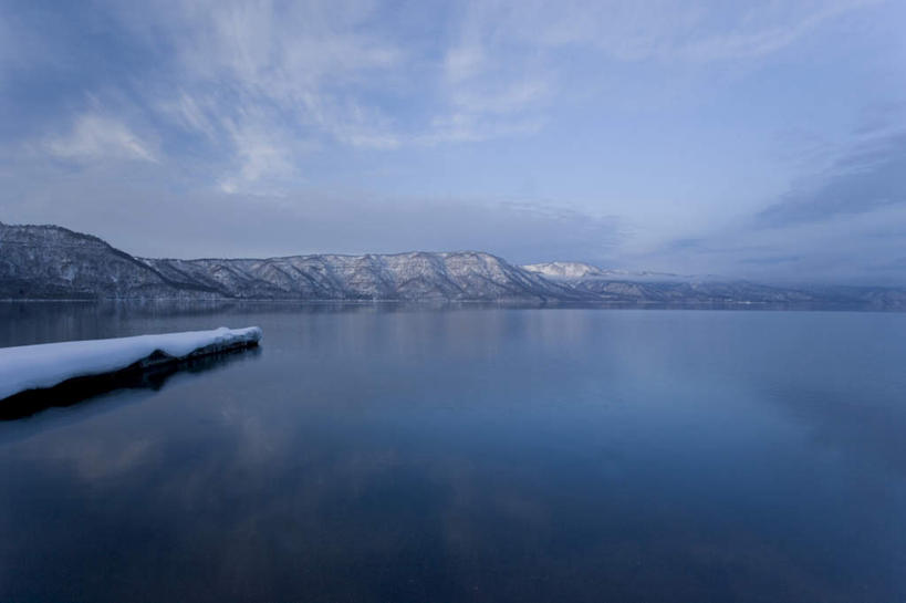 无人,公园,横图,室外,白天,正面,旅游,度假,湖,湖泊,美景,山,山脉,水,秋田县,日本,亚洲,湖面,景观,山峰,水流,水面,云,云朵,山峦,云彩,娱乐,蓝色,白云,蓝天,天空,自然,湖水,群山,天,享受,休闲,景色,放松,晴朗,自然风光,东亚,本州,本州岛,日本国,秋田,岩手,岩手县,青森,青森县,东北地方,十和田八幡平国立公园,晴空,彩图