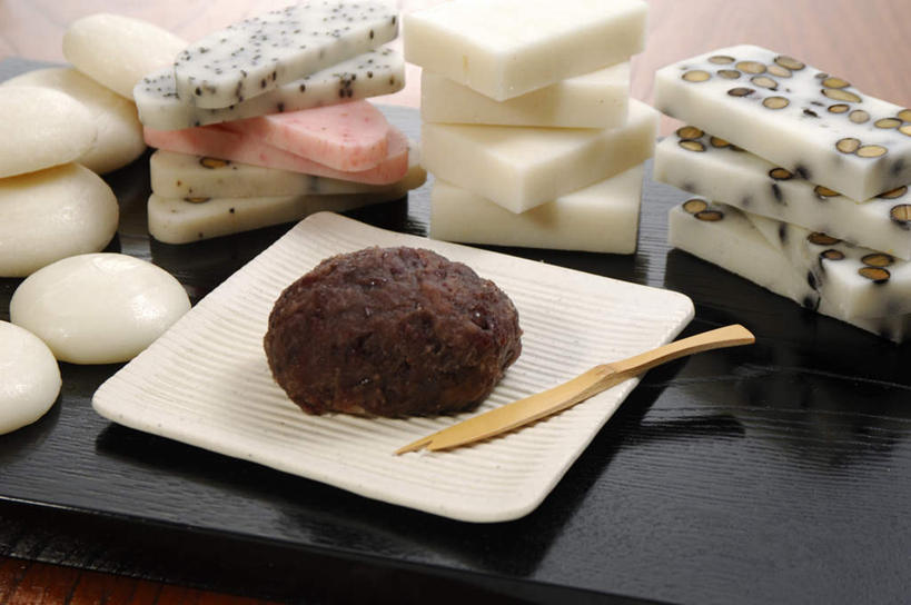 点心,无人,横图,俯视,室内,特写,白天,烹饪,餐桌,桌面,桌子,餐具,一堆,许多,堆叠,堆积,木制,叉子,碟子,盘,日本料理,料理,食品,甜点,甜品,菜肴,美食,食物,糕点,一个,盘子,木制品,碟,日式料理,甜食,日式,摄影,佳肴,影棚,单个,餐台,堆,豆沙,餐叉,进餐用具,烹调用具,彩图,高角度拍摄,影棚拍摄,拍摄