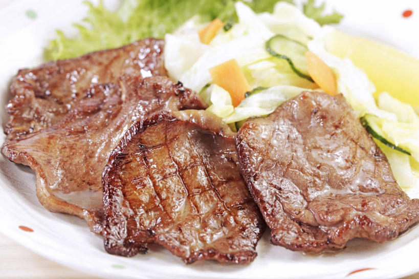 无人,横图,俯视,室内,特写,白天,烹饪,烧烤,餐桌,桌子,黄瓜,蔬菜,餐具,阴影,新鲜,反射,碟子,盘,影子,生菜,莴苣,肉,生食,蔬菜沙拉,日本料理,牛肉,沙拉,料理,食品,烤肉,色拉,沙律,菜肴,美食,肉类,食物,一个,盘子,碟,日式料理,日式,摄影,佳肴,有机食品,绿色食品,影棚,单个,餐台,色拉酱,千岛酱,肉食,春菜,鹅仔菜,莴仔菜,千金菜,叶用莴苣,舌头,青瓜,胡瓜,彩图,高角度拍摄,影棚拍摄,拍摄,牛脷,牛舌