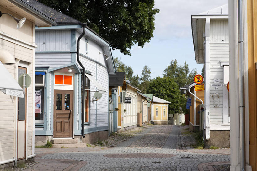 无人,家,横图,室外,白天,正面,度假,美景,植物,城市风光,城市,欧洲,芬兰,阴影,光线,影子,房屋,屋子,景观,公寓,娱乐,洋房,楼房,住宅,树,树木,蓝色,绿色,蓝天,天空,阳光,自然,天,享受,休闲,景色,放松,生长,晴朗,成长,北欧,万里无云,芬兰共和国,西芬兰省,晴空,晴空万里,彩图,房子,劳马