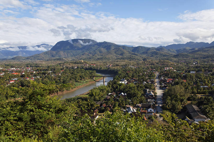无人,家,横图,俯视,室外,白天,旅游,度假,河流,美景,森林,山,山脉,树林,水,植物,老挝,亚洲,阴影,光线,影子,房屋,屋子,河水,景观,山峰,水流,云,云朵,山峦,云彩,娱乐,楼房,住宅,树,树木,蓝色,绿色,白云,蓝天,天空,阳光,自然,群山,天,享受,休闲,景色,放松,东南亚,生长,晴朗,成长,自然风光,湄公河,老挝人民民主共和国,晴空,彩图,高角度拍摄,房子,上寮,南康河