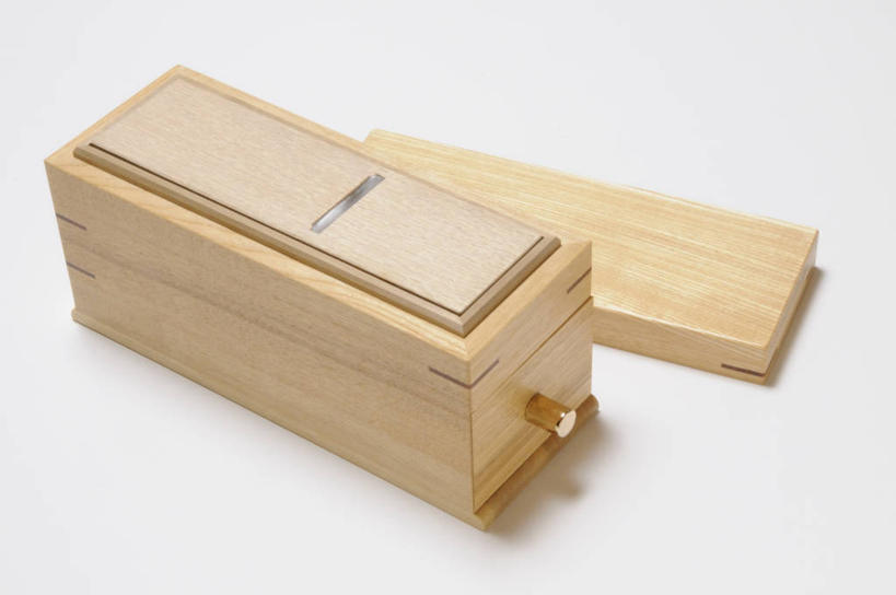 无人,横图,俯视,室内,特写,白天,白色背景,桌面,桌子,静物,金属制品,阴影,反射,金属,木制,工具,刨丝器,影子,刀具,一个,木制品,刀,摄影,影棚,单个,彩图,高角度拍摄,影棚拍摄,拍摄