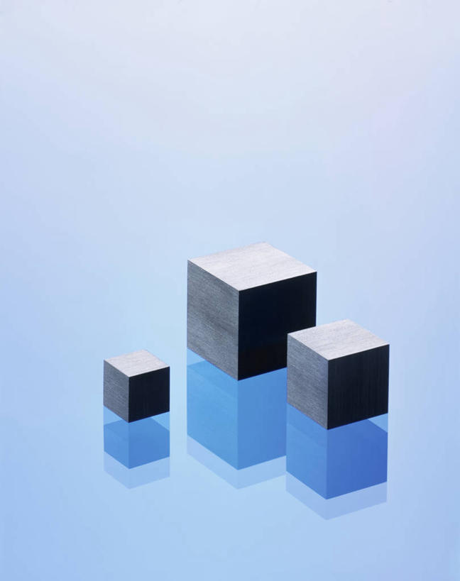 无人,竖图,插画,室内,白天,正面,数码,科技,阴影,蓝色背景,反射,网络,图形,影子,高光,几何,计算机图形,立方体,正方体,合成,图画,画,三个,电脑合成图,数码合成图,合成图,数学,漫画,写实,具体,具象,彩图,几何图形,立体几何,立体图形,正六面体