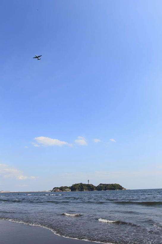 无人,竖图,室外,白天,正面,旅游,度假,海浪,海洋,美景,沙滩,神奈川,日本,亚洲,阴影,光线,沙子,影子,海岸,景观,浪花,云,云朵,沙地,神奈川县,云彩,娱乐,蓝色,白云,蓝天,天空,阳光,自然,海水,天,享受,休闲,景色,放松,晴朗,自然风光,海景,东亚,本州,关东地方,本州岛,日本国,江之岛,藤泽,藤泽市,大海,风浪,海,海水的波动,海滩,近岸浪,涌浪,晴空,彩图