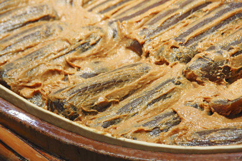 无人,横图,俯视,室内,特写,白天,一堆,许多,阴影,堆叠,堆积,反射,木桶,桶,影子,食品,很多,酱菜,食物,腌制,一个,容器,单个,储藏,堆,储存,腌渍,彩图,高角度拍摄,贮存