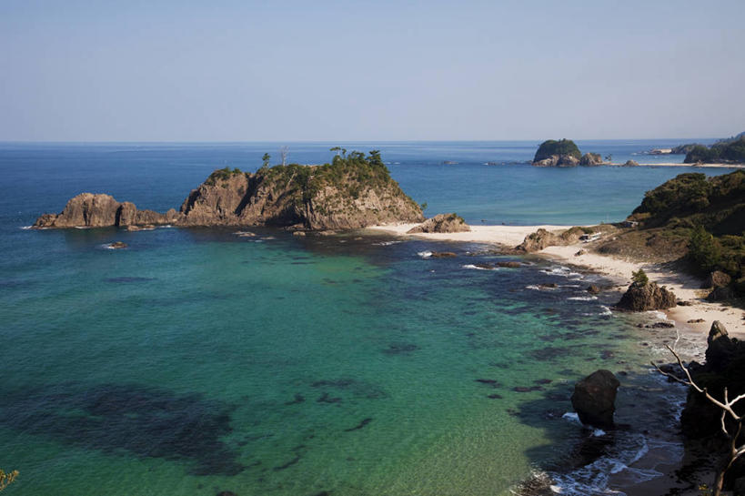 无人,公园,横图,室外,白天,正面,旅游,度假,海浪,海洋,石头,美景,沙滩,山,山脉,京都,日本,亚洲,沙子,石子,海岸,景观,浪花,山峰,水平线,辽阔,海平线,沙地,山峦,娱乐,蓝色,蓝天,天空,自然,海水,群山,天,享受,休闲,广阔,景色,放松,京都府,晴朗,一望无际,自然风光,海景,东亚,本州,万里无云,本州岛,日本国,近畿地方,近畿,无边无际,一马平川,大海,风浪,海,海水的波动,海滩,近岸浪,石块,岩石,涌浪,晴空,晴空万里,彩图,国定公园,丹后天桥立大江山国定公园,水天相接,水天一线