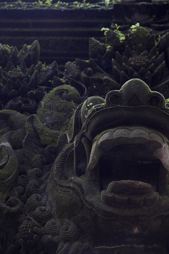 无人,竖图,室外,白天,正面,旅游,度假,标志建筑,地标,建筑,雕塑,印度尼西亚,印尼,亚洲,朦胧,模糊,艺术,装饰,雕刻,雕像,建筑群,娱乐,建设,石雕,工艺品,享受,休闲,巴厘岛,放松,东南亚,纪念,美术,主题,陈列,印度尼西亚共和国,功能,美学,巴厘省,彩图