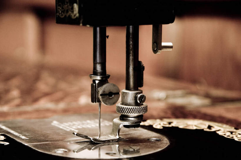 无人,横图,俯视,室内,特写,白天,静物,金属制品,朦胧,模糊,金属,针,缝纫机,古董,古玩,彩图,高角度拍摄