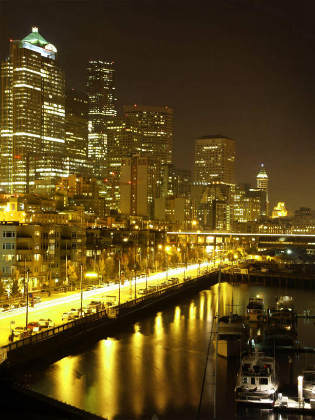 无人,高楼大厦,竖图,室外,夜晚,正面,度假,河流,美景,水,城市风光,城市,大厦,建筑,摩天大楼,华盛顿,美国,平静,河水,景观,水流,灯光,娱乐,建设,倒影,享受,休闲,景色,宁静,倒映,北美,北美洲,美洲,华盛顿州,西雅图,常绿之州,常青州,北亚美利加洲,亚美利加洲,绿宝石城,翡翠之城,雨城,常绿之城,阿拉斯加门户,女王之城,喷气机之城,常青城,反照,彩图,大楼,高层建筑,高楼,摩天楼