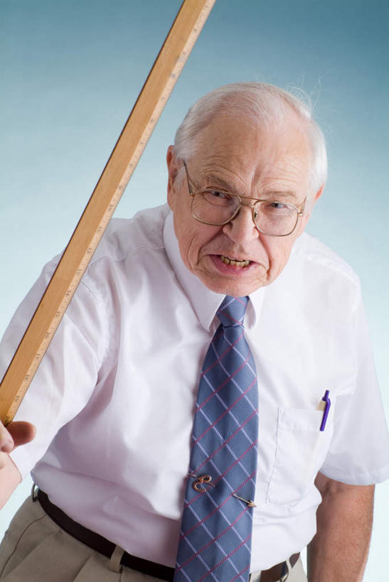 老年人,一个人,商务人士,商务男性,站,竖图,室内,白天,正面,衬衫,仅一个男性,仅一个人,蓝色背景,套装,笔,眼镜,办公用品,领带,水笔,文具,教鞭,学习用品,站着,仅一个老年男性,摄影,影棚,文具用品,商务装,近视眼镜,工薪阶层,教棒,老年男性,白领,上班族,站立,半身,彩图,影棚拍摄,衬衣,拍摄