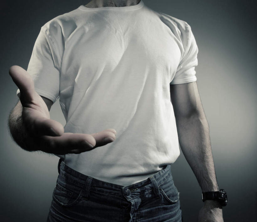 西方人,手,一个人,站,横图,室内,白天,仰视,房间,欧洲,欧洲人,仅一个男性,仅一个人,仅一个中年男性,阴影,服装,裤子,时间,光线,时钟,手表,影子,墙,灯光,计时,牛仔裤,休闲装,墙壁,墙面,一个,衣服,钟表,伸,站着,休闲,手部,休闲服,表,服饰,单个,屈,腕表,男人,男性,中年男性,白种人,钟,站立,半身,彩图,低角度拍摄