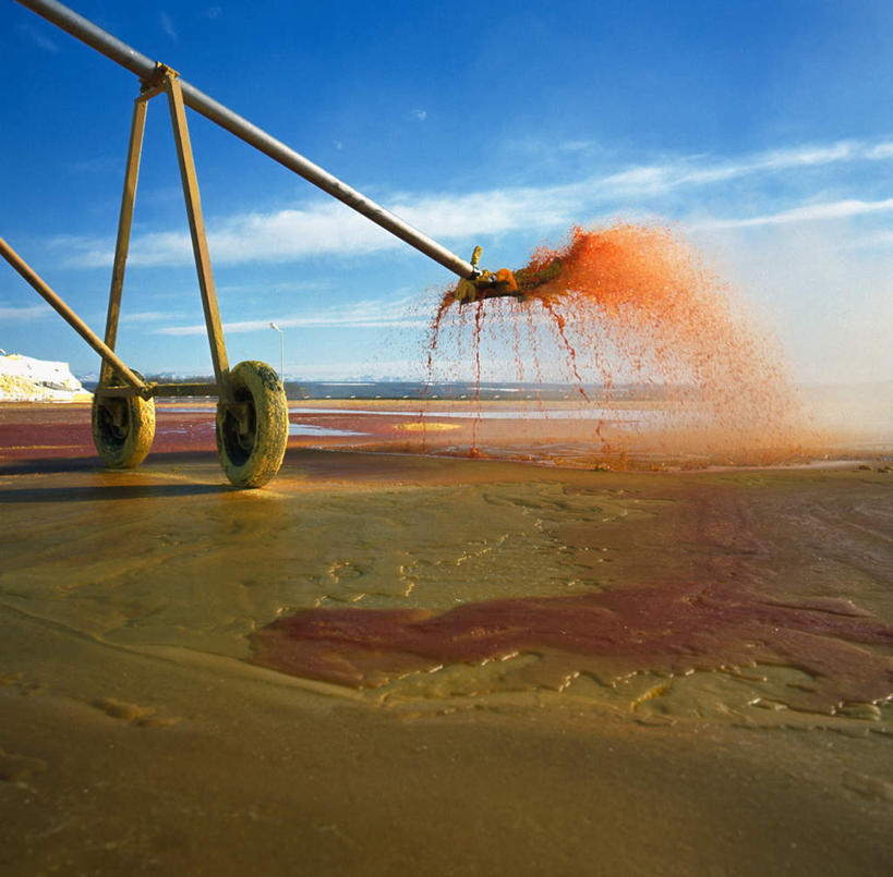 无人,横图,室外,白天,正面,飞溅,溅,液体,地平线,水滴,云,云朵,辽阔,地面,云彩,水珠,蓝色,白云,蓝天,天空,天,广阔,能源,晴朗,一望无际,燃料,资源,喷洒,延伸,能量,汽油,喷溅,天地相交,燃油,无边无际,一马平川,硫磺,晴空,彩图