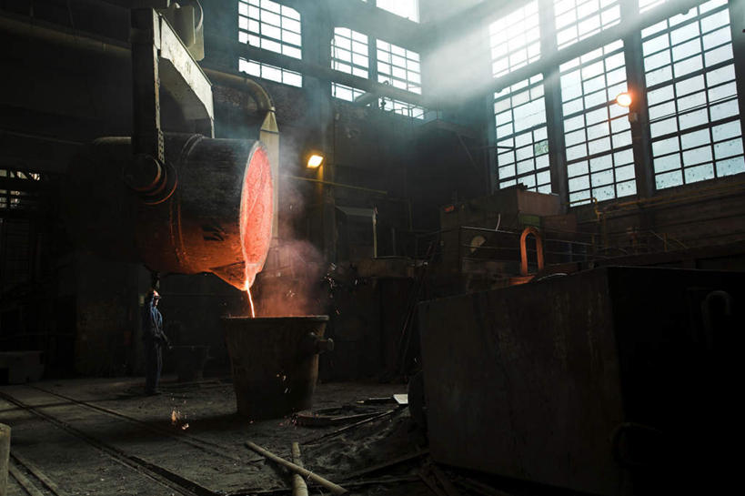 无人,工厂,横图,室内,白天,仰视,金属制品,阴影,光线,金属,影子,蓝色,蓝天,天空,阳光,天,晴朗,制造,锅炉,锻造,万里无云,晴空,晴空万里,彩图,低角度拍摄,工地,制造厂