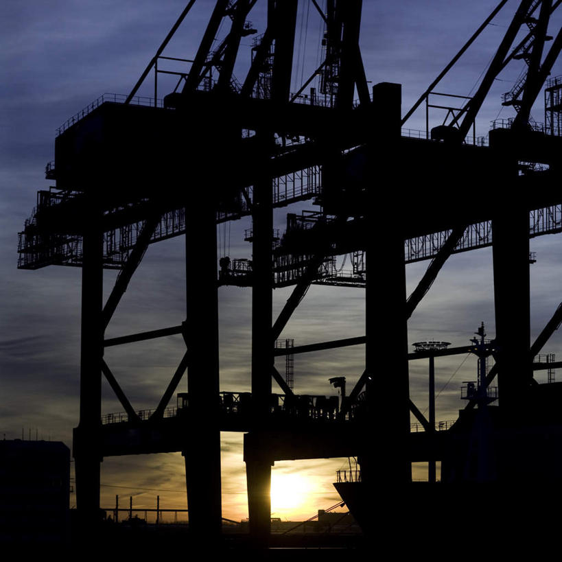 无人,码头,方图,室外,白天,正面,旅游,度假,日出,美景,太阳,城市,港口,车站,德国,欧洲,景观,汉堡,站台,集装箱,朝霞,晨曦,黎明,娱乐,月台,货物,阳光,自然,享受,休闲,景色,放松,西欧,自然风光,德意志联邦共和国,汉堡市,朝阳,彩图,破晓,摆渡口,埠头,渡口,渡头,港湾,海港,货运码头,口岸,商港