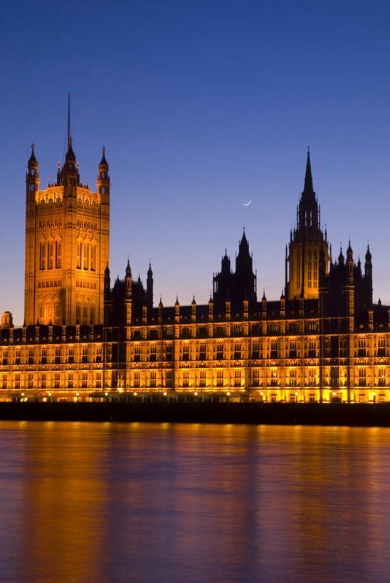 无人,竖图,室外,白天,正面,旅游,度假,河流,水,标志建筑,地标,建筑,英国,欧洲,伦敦,阴影,反射,影子,河水,水流,首都,娱乐,建设,蓝色,倒影,蓝天,天空,天,享受,休闲,旅游胜地,放松,晴朗,倒映,西欧,大不列颠,英国国会大厦,大不列颠及北爱尔兰联合王国,万里无云,大不列颠联合王国,日不落英帝国,雾都,反照,晴空,晴空万里,彩图