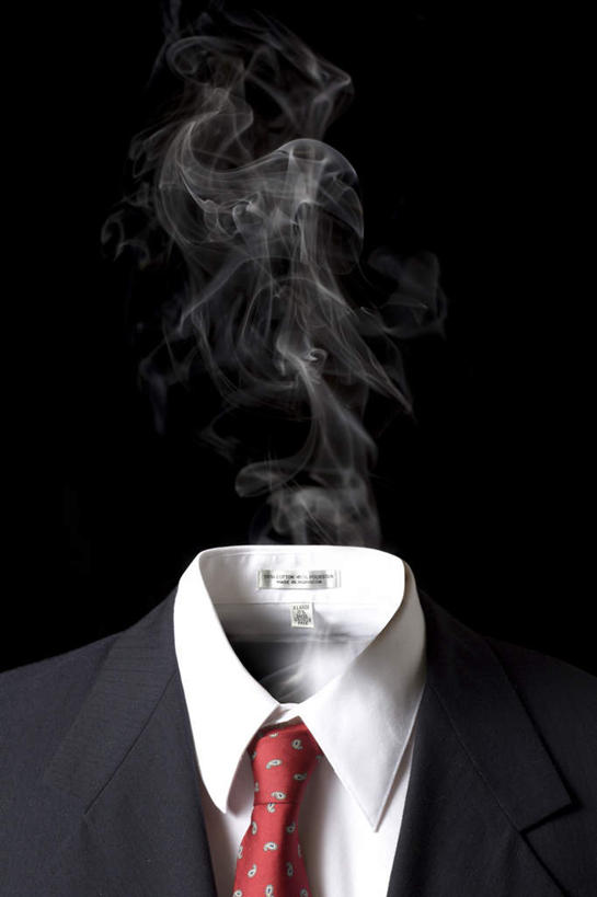 无人,竖图,室内,白天,正面,衬衫,西装,阴影,黑色背景,套装,正装,漂浮,飘扬,围绕,反射,影子,烟雾,领带,飘落,职业装,红色,摄影,影棚,缭绕,下沉,象征,庄重,降落,身份,旋绕,正式,地位,萦绕,飘零,回绕,彩图,影棚拍摄,衬衣,拍摄