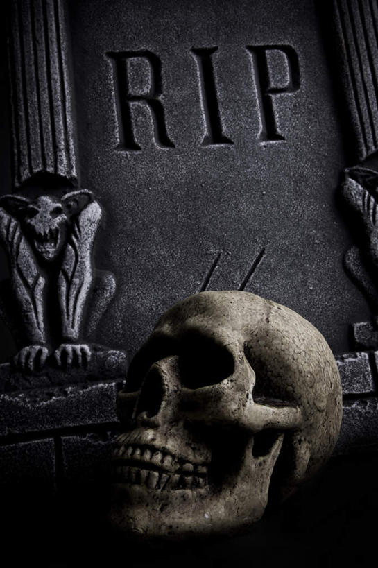 牙齿,骨骼,无人,竖图,室外,白天,正面,英文,标志,骷髅,头骨,文字,字符,字母,骨头,标识,一个,墓碑,墓地,单个,英文字母,坟墓,陵墓,恐怖,坟场,可怕,可骇,恐惧,齿,牙,牙龈,彩图