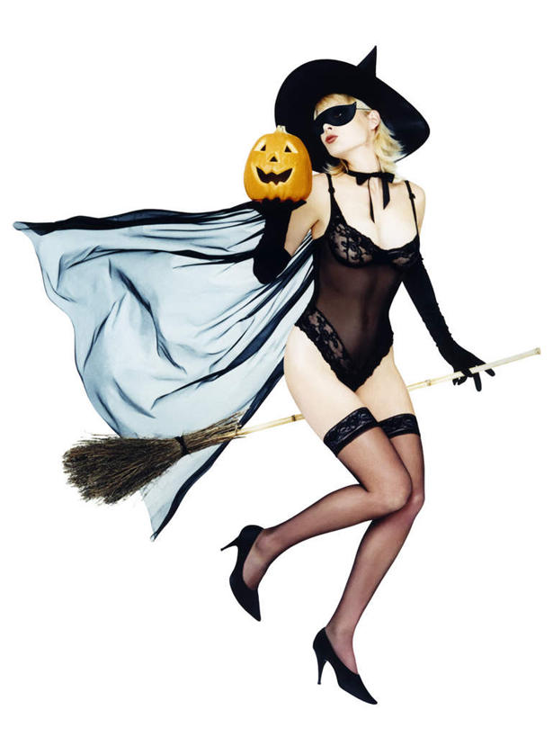 西方人,脸,头,脸颊,一个人,竖图,室内,白天,白色背景,侧面,南瓜,蔬菜,帽子,照明,欧洲,欧洲人,仅一个年轻女性,仅一个女性,仅一个人,一把,握,节日,庆祝,新鲜,装饰,工具,扫帚,灯光,金瓜,食品,拿,拿着,注视,文化,镂空,番瓜,灯,食物,一个,骑,灯具,观察,看,清洁,庆典,南瓜灯,万圣节,握着,摄影,有机食品,绿色食品,影棚,单个,观看,纪念,华丽,修饰,麦瓜,倭瓜,扫把,照亮,点缀,察看,卫生,照明设备,关注,巫婆,保洁,女巫,笤帚,巫师帽,衬托,美观,雅致,雅观,一顶,镂刻,年轻女性,女人,女性,白种人,头部,脸部,脸蛋,面部,彩图,全身,影棚拍摄,拍摄