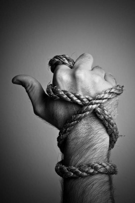 西方人,手,一个人,竖图,室内,特写,白天,正面,智慧,欧洲,欧洲人,仅一个男性,仅一个人,灰色背景,突出,称赞,表扬,捆,仅一个年轻男性,绳子,手势,手部,竖,摄影,影棚,翘,高,绳索,夸奖,优秀,好,妙,顺利,出色,超群,杰出,卓越,奇妙,聪明,男人,男性,年轻男性,白种人,大拇指,半身,彩图,影棚拍摄,拍摄