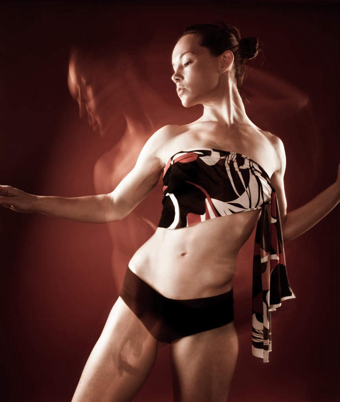 西方人,一个人,站,竖图,室内,白天,正面,性感,欧洲,欧洲人,仅一个年轻女性,仅一个女性,仅一个人,阴影,黑色背景,内衣,服装,鲜艳,光线,影子,灯光,美丽,注视,漂亮,衣服,观察,看,站着,摄影,服饰,影棚,观看,连续,察看,优美,衣着,穿着,关注,摩登,艳丽,持续,衣饰,斑斓,标致,瑰丽,娇艳,锦绣,娟秀,俊丽,奇丽,俏丽,时兴,秀丽,继续,接连,陆续,延续,一连,年轻女性,女人,女性,白种人,站立,半身,彩图,影棚拍摄,拍摄