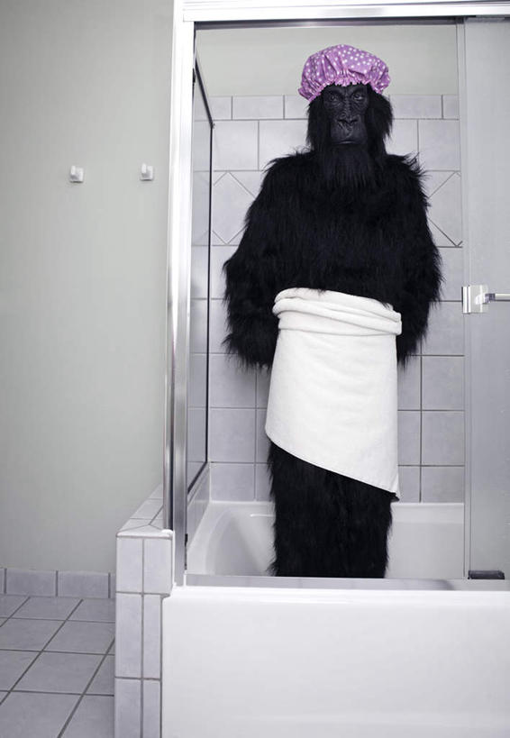 无人,站,竖图,室内,白天,正面,卫生间,浴室,哺乳动物,猴,野生动物,猴子,纺织物,浴巾,浴帽,注视,一只,白色,黑色,动物,毛巾,观察,看,清洁,站着,可爱,活泼,观看,保暖,怪异,察看,关注,透气,防水,独特,储水,耐磨,吸水,淋浴房,站立,半身,彩图,冲凉房,沐浴间,沐浴室