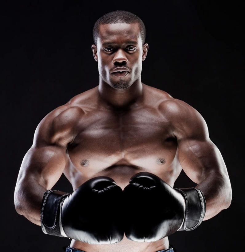 西方人,拳,肌肉,秃头,健壮,一个人,站,竖图,室内,白天,正面,安全,欧洲,非洲,黑人,欧洲人,仅一个男性,仅一个人,黑色背景,服装,防护,拳击手套,古铜色,注视,休闲装,运动器械,仅一个年轻男性,衣服,手套,观察,看,站着,健康,休闲服,健身器械,活力,力量,专注,摄影,服饰,影棚,观看,青春,保护,察看,强壮,关注,保险,健身器材,保全,周全,安稳,安定,防护手套,平安,男人,男性,年轻男性,非洲人,光头,无发,拳头,站立,半身,彩图,影棚拍摄,拍摄,运动器材