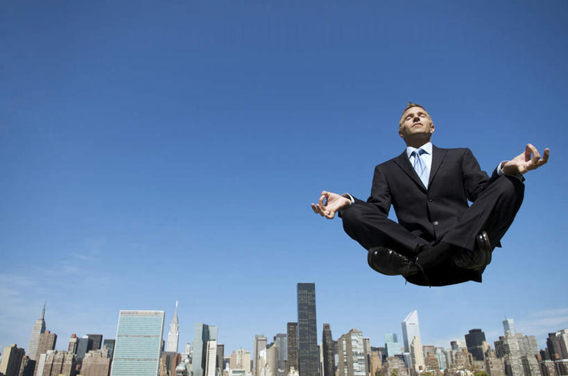 西方人,一个人,商务人士,商务男性,高楼大厦,坐,盘腿,横图,室外,白天,仰视,衬衫,锻炼,瑜伽,运动,办公楼,大厦,建筑,摩天大楼,写字楼,欧洲,欧洲人,双手,仅一个男性,仅一个人,阴影,套装,光线,影子,摊开,仅一个年轻男性,蓝色,蓝天,天空,阳光,楼宇,天,商务楼,养生,晴朗,商务装,工薪阶层,万里无云,放开,体育,男人,男性,年轻男性,白种人,白领,上班族,晴空,晴空万里,盘腿而坐,盘膝,盘着腿的,盘着腿坐,双腿交叉,坐着,彩图,低角度拍摄,全身,衬衣,健身,大楼,高层建筑,高楼,摩天楼