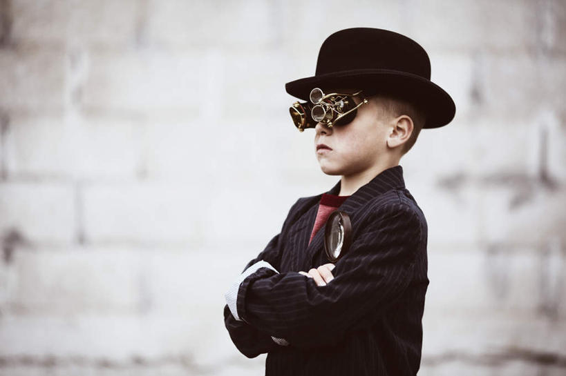 西方人,儿童,一个人,商务人士,商务男性,站,双手交叉,横图,室外,白天,侧面,衬衫,纯洁,安全,仪器,帽子,欧洲,欧洲人,仅一个男性,仅一个人,套装,检查,朦胧,模糊,反射,分析,科学,放大镜,眼镜,防护,注视,礼帽,小孩,观察,看,站着,仅一个小孩,可爱,清晰,探索,童年,童趣,放大,观看,护目镜,保护,仔细,透镜,双手抱胸,凸透镜,聚焦,关注,保险,商务装,工薪阶层,童真,烂漫,无邪,光学,保全,周全,安稳,安定,清楚,安全防护眼镜,平安,天真,男孩,男人,男性,白种人,孩子,白领,上班族,站立,半身,彩图,衬衣,防护眼镜,男生