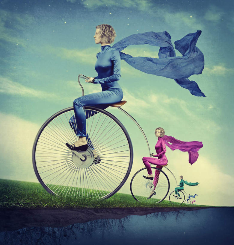 西方人,儿童,三个人,伙伴,朋友,竖图,室外,白天,仰视,友谊,纯洁,草地,草坪,植物,汽车,欧洲,欧洲人,阴影,服装,光线,影子,云,云朵,云彩,休闲装,草,小孩,衣服,蓝色,绿色,白云,蓝天,天空,阳光,纱巾,天,休闲,休闲服,可爱,童年,童趣,服饰,独轮车,晴朗,连续,童真,烂漫,无邪,持续,继续,接连,陆续,延续,一连,天真,友情,男孩,男人,男性,女孩,女人,女性,白种人,晴空,彩图,低角度拍摄,全身,男生,女生