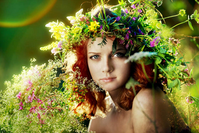 西方人,脸,头,眼睛,脸颊,眉毛,睫毛,头发,一个人,笑,微笑,横图,室外,特写,白天,正面,彩虹,草地,草坪,植物,欧洲,欧洲人,瞳孔,仅一个年轻女性,仅一个女性,仅一个人,阴影,装饰,反射,花环,影子,棕色,注视,草,绿色,观察,看,金色,眼部,观看,华丽,修饰,点缀,察看,关注,衬托,美观,雅致,雅观,年轻女性,女人,女性,白种人,头部,睫,脸部,脸蛋,眉,面部,眼,眼睫毛,眼眉,虹,虹桥,七彩虹,天虹,半身,彩图,眼眉毛