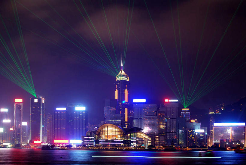 无人,高楼大厦,横图,室外,夜晚,正面,度假,海浪,海洋,美景,城市风光,城市,大厦,建筑,摩天大楼,夜景,香港,中国,亚洲,景观,浪花,娱乐,蓝色,蓝天,天空,海水,天,享受,休闲,景色,放松,晴朗,港,海景,东亚,香港会议展览中心,湾仔,金紫荆广场,万里无云,香港特别行政区,港澳台,中华人民共和国,灯火辉煌,火树银花,灯烛辉煌,湾仔区,金紫荆花广场,香港会展中心,香港金紫荆广场,大海,风浪,海,海水的波动,近岸浪,涌浪,晴空,晴空万里,彩图,大楼,高层建筑,高楼,摩天楼