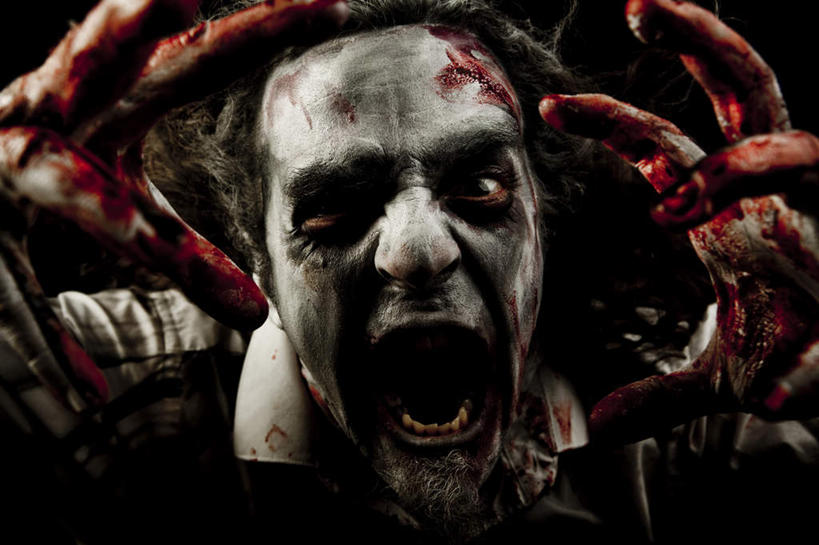 西方人,一个人,站,举,横图,室内,白天,正面,衬衫,欧洲,欧洲人,仅一个男性,仅一个人,仅一个中年男性,黑色背景,服装,注视,休闲装,衣服,观察,看,托,站着,休闲,休闲服,血液,摄影,服饰,影棚,观看,死亡,察看,恐怖,僵尸,关注,鲜血,可怕,可骇,殒命,灭亡,恐惧,男人,男性,中年男性,白种人,举起,举手,举着,向上举,向上伸,向上托,站立,半身,彩图,影棚拍摄,衬衣,拍摄