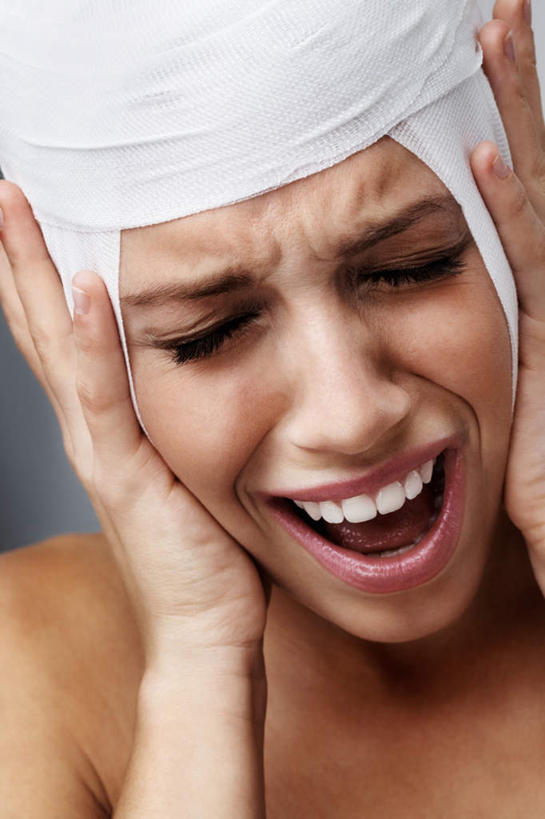 西方人,脸,头,脸颊,手,一个人,闭眼,摸,竖图,室内,特写,白天,正面,欧洲,欧洲人,仅一个年轻女性,仅一个女性,仅一个人,抚摸,裸露,张嘴,疼痛,手部,摄影,影棚,赤裸,悲伤,包扎,痛苦,裸,张大嘴巴,疾苦,苦楚,年轻女性,女人,女性,白种人,头部,脸部,脸蛋,面部,绷带,张开嘴,闭眼睛,闭着眼,闭着眼睛,触摸,接触,半身,彩图,影棚拍摄,拍摄