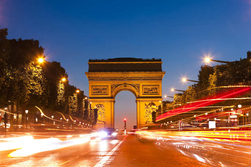 无人,横图,室外,夜晚,正面,购物,消费,植物,道路,路,路灯,公路,照明,法国,凯旋门,巴黎,欧洲,一排,许多,整齐,灯光,交通,首都,灯,树,树木,排列,蓝色,绿色,蓝天,天空,自然,黄昏,天,生长,晴朗,成长,照亮,照明设备,队列,香榭丽舍大道,万里无云,法兰西共和国,法兰西第五共和国,爱丽舍田园大街,香榭丽舍大街,晴空,晴空万里,马路,彩图