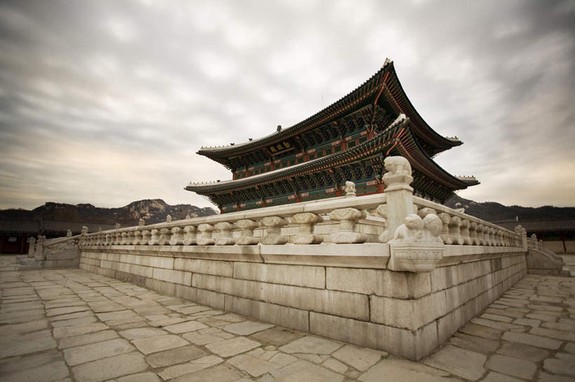 无人,宫殿,栏杆,横图,室外,白天,仰视,山,山脉,雕塑,景福宫,首尔,汉城,韩国,亚洲,艺术,装饰,雕刻,雕像,栅栏,篱笆,山峰,云,云朵,围栏,山峦,首都,云彩,护栏,蓝色,白云,蓝天,天空,工艺品,群山,天,晴朗,纪念,美术,主题,陈列,东亚,功能,美学,大韩民国,首尔市,首尔特别市,特别市,北阙,王宫,晴空,彩图,低角度拍摄