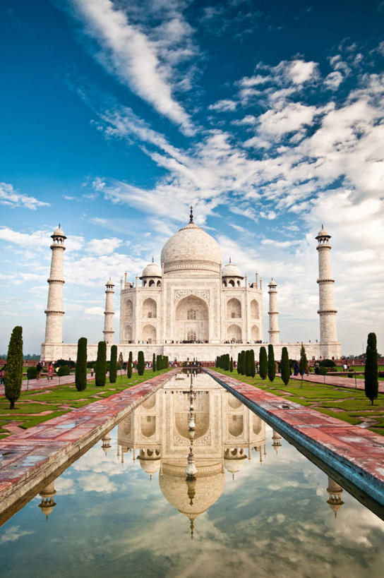 无人,竖图,室外,白天,正面,旅游,度假,草地,草坪,名胜古迹,树林,植物,地标,泰姬陵,印度,亚洲,阴影,遗迹,光线,影子,池塘,水池,云,云朵,云彩,古迹,文物,娱乐,古建筑,草,树,树木,蓝色,绿色,白云,倒影,蓝天,天空,阳光,自然,天,享受,休闲,旅游胜地,放松,生长,晴朗,成长,倒映,陵墓,南亚,古文明,世界文化遗产,泰姬.马哈尔陵,伊斯兰建筑,泰姬玛哈,世界七大奇迹,反照,泰吉.玛哈尔陵,晴空,彩图,标志性建筑