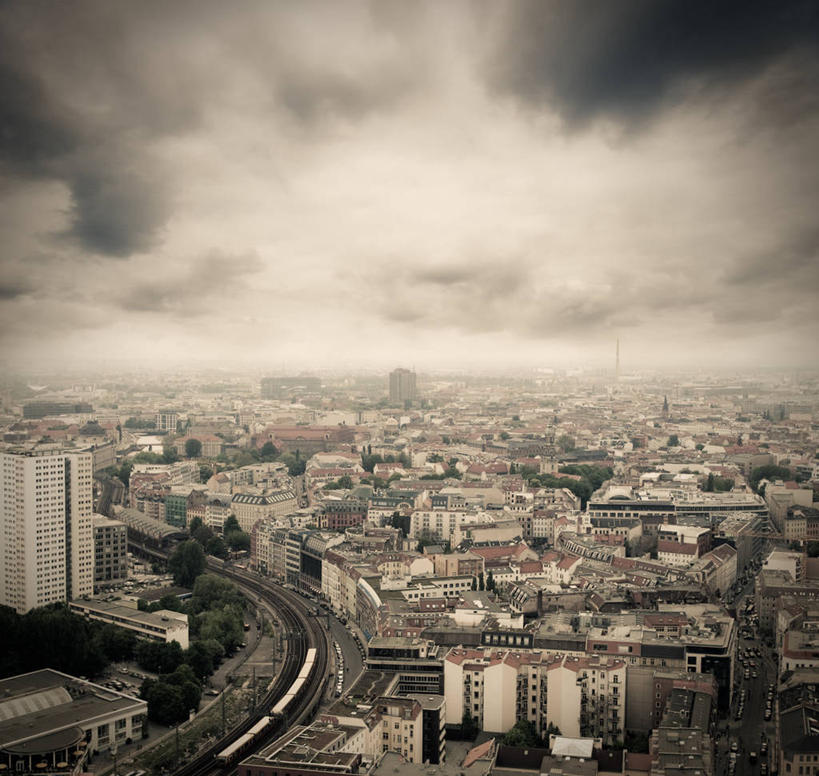 无人,高楼大厦,横图,俯视,室外,白天,度假,美景,日落,植物,城市风光,城市,大厦,道路,建筑,路,摩天大楼,公路,德国,欧洲,景观,晚霞,霞光,落日,交通,首都,娱乐,柏林,树,树木,绿色,自然,黄昏,享受,休闲,景色,彩霞,放松,生长,成长,西欧,市政厅,德意志联邦共和国,柏林州,夕照,薄暮,柏林市政厅,夕阳,马路,彩图,高角度拍摄,傍晚,大楼,高层建筑,高楼,摩天楼,斜阳