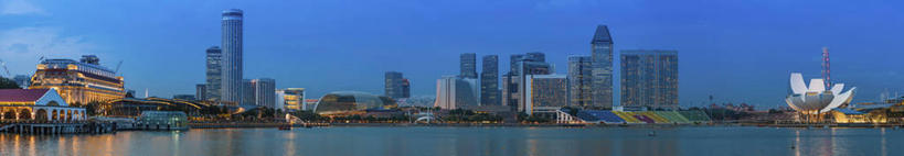 无人,高楼大厦,横图,全景,室外,夜晚,正面,旅游,度假,海浪,海洋,天际线,标志建筑,大厦,地标,建筑,酒店,路灯,摩天大楼,夜景,照明,新加坡,亚洲,阴影,光线,影子,浪花,灯光,娱乐,建设,灯,天空,海水,天,享受,休闲,旅游胜地,放松,东南亚,照亮,照明设备,海景,新加坡河,新加坡共和国,滨海湾,滨海艺术中心,大海,风浪,海,海水的波动,近岸浪,涌浪,彩图,大楼,高层建筑,高楼,旅店,摩天楼,新加坡中区,狮城,星岛,星洲,滨海湾金沙酒店,滨海湾金沙