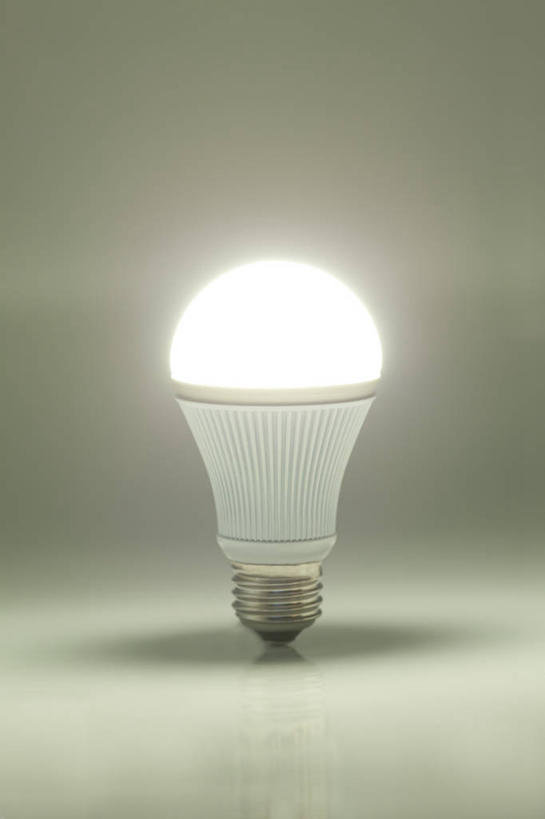 无人,竖图,室内,特写,白天,正面,节能,静物,照明,阴影,环保,光线,灯泡,影子,灯光,灯,一个,灯具,能源,单个,电子元件,照亮,半导体,二极管,低碳,照明工具,发光二极管,彩图,LED球泡灯,球泡灯