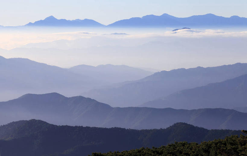 无人,横图,室外,白天,正面,旅游,度假,美景,山,山脉,雾,长野县,日本,亚洲,朦胧,模糊,景观,山峰,山峦,娱乐,自然,群山,享受,休闲,景色,放松,连绵,迷雾,绵延,自然风光,东亚,本州,本州岛,日本国,中部地方,岐阜,岐阜县,长野,乘鞍高原,联贯,大雾,彩图