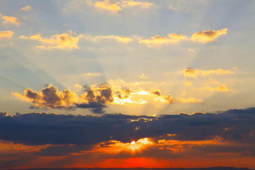 无人,横图,室外,白天,仰视,美景,日落,日本,亚洲,阴影,梦幻,发光,光束,光线,影子,景观,晚霞,霞光,云,云朵,落日,光亮,千叶县,云彩,阳光,自然,黄昏,景色,彩霞,未来,发亮,自然风光,东亚,憧憬,本州,关东地方,本州岛,日本国,千叶,夕照,薄暮,飞碟云,荚状高积云,荚状云,夕阳,彩图,低角度拍摄,傍晚,斜阳