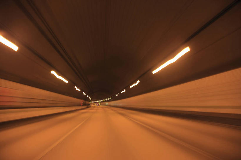 无人,横图,室内,白天,正面,道路,路,公路,照明,朦胧,模糊,隧道,灯光,交通,顶灯,灯,灯具,照亮,照明设备,地道,马路,彩图