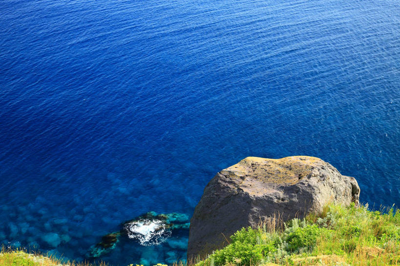无人,横图,俯视,室外,白天,旅游,度假,草地,草坪,海浪,海洋,礁石,石头,美景,植物,北海道,日本,亚洲,阴影,光线,石子,影子,景观,浪花,娱乐,草,绿色,阳光,自然,海水,享受,休闲,景色,放松,自然风光,海景,东亚,日本国,北海道地方,北海道岛,大海,风浪,海,海水的波动,礁,近岸浪,石块,岩石,涌浪,彩图,高角度拍摄,后志支厅,后志综合振兴局,积丹,积丹半岛,道央