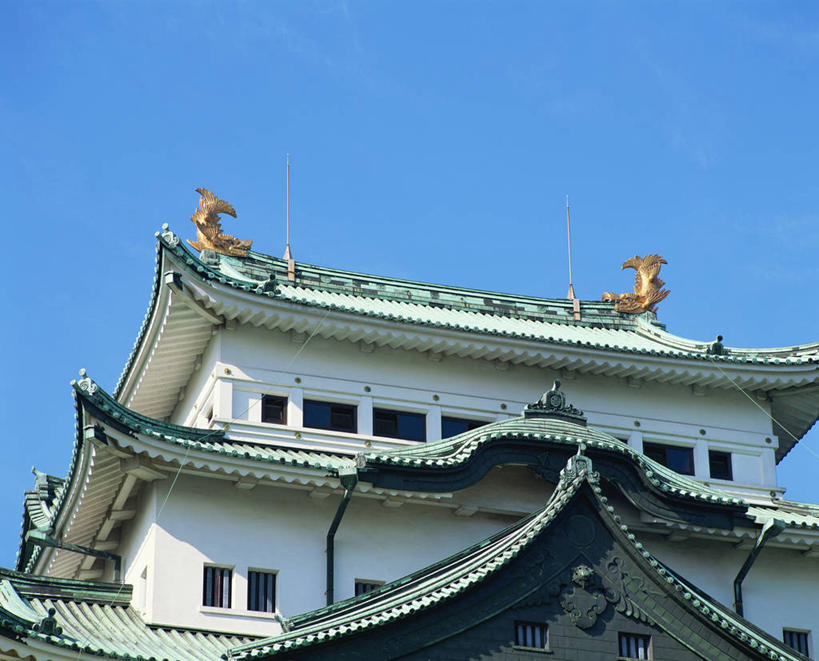 无人,横图,室外,白天,仰视,旅游,度假,窗户,标志建筑,地标,建筑,爱知县,名古屋,日本,亚洲,阴影,光线,瓦片,影子,堡垒,城堡,墙,屋顶,顶棚,瓦,娱乐,建设,玻璃窗,墙壁,墙面,蓝色,蓝天,天空,阳光,天,享受,休闲,旅游胜地,放松,建造,晴朗,要塞,东亚,屋瓦,本州,万里无云,本州岛,日本国,中部地方,爱知,县厅,名古屋市,设防,晴空,晴空万里,彩图,低角度拍摄,名古屋城